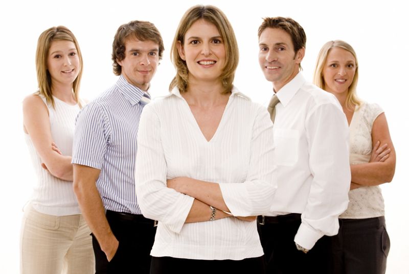 Grupo de profesionales (hombres y mujeres)